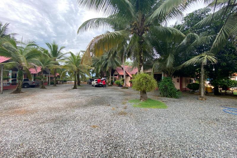 ホテル Oyo 1108 Lung Chaloem Bangalow