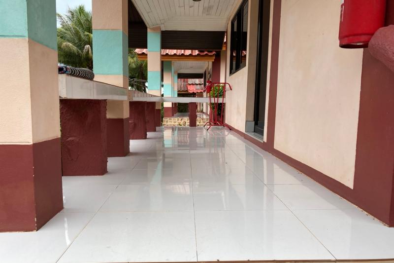 ホテル Oyo 1108 Lung Chaloem Bangalow