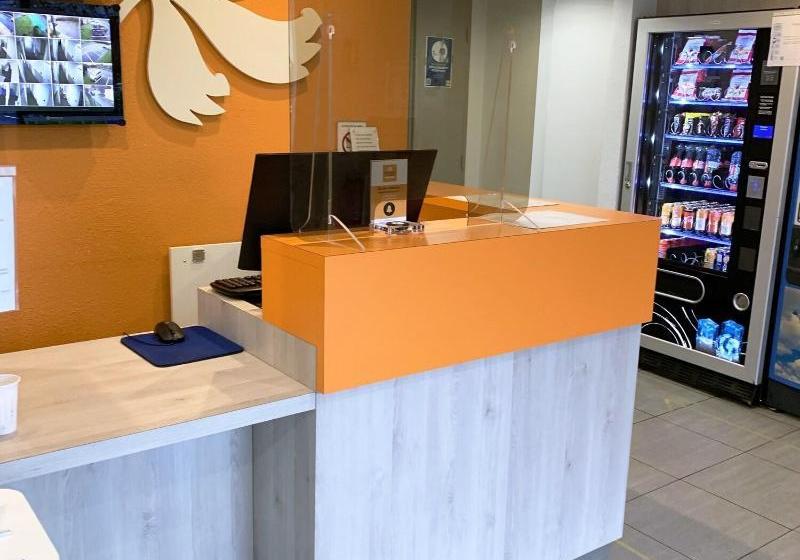 فندق Premiere Classe Paris Nord  Sarcelles