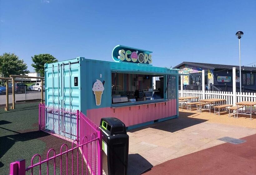 Jonstone Pines Lodge At Cayton Bay Holiday Park