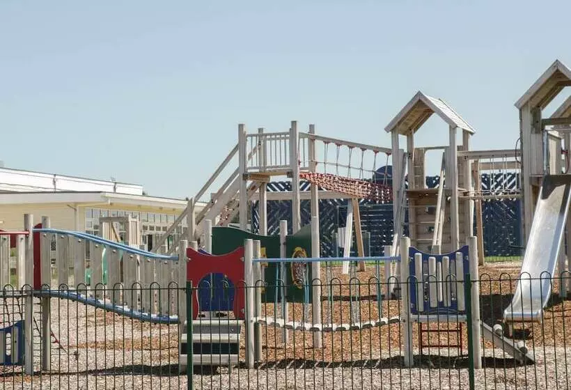 Jonstone Pines Lodge At Cayton Bay Holiday Park