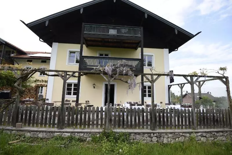 ペンション Landgasthof Hittenkirchen