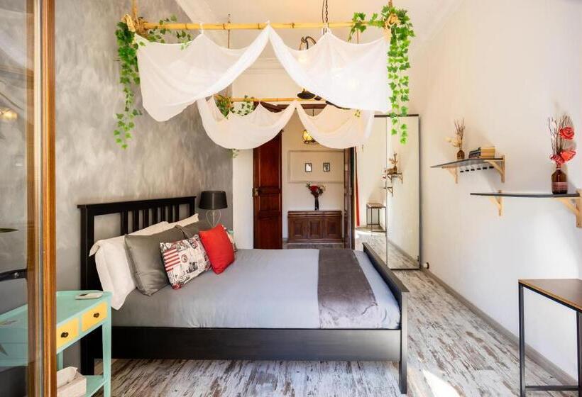 Пансион Portrait Boutique Guesthouse