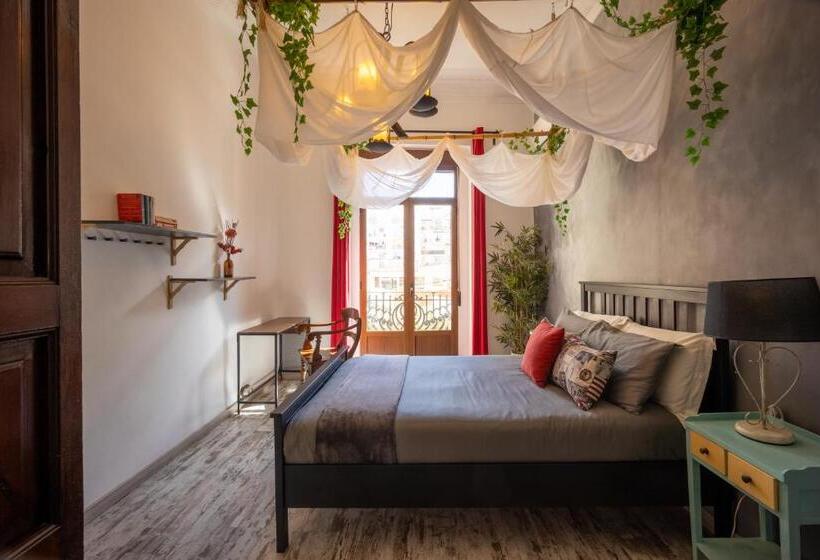 Пансион Portrait Boutique Guesthouse