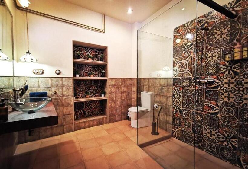 Пансион Portrait Boutique Guesthouse