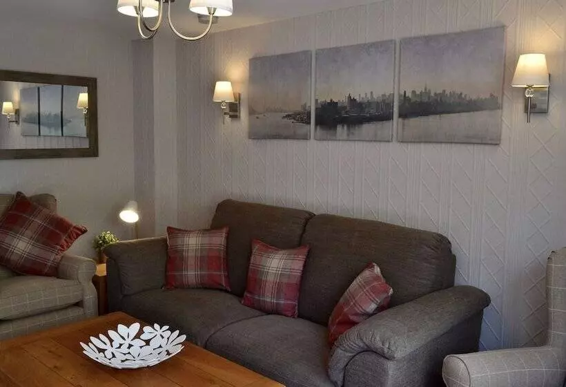 Riverbank Cottage