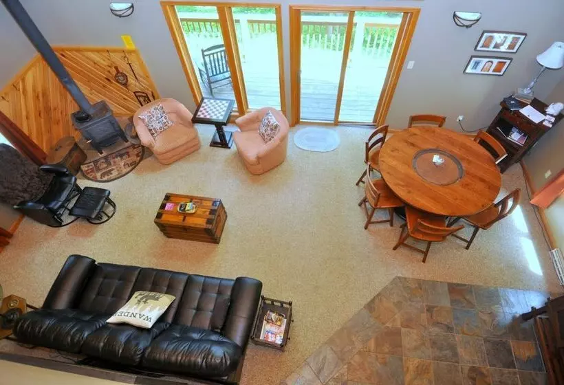 Sqyrls Nest   3br Retreat With A Hot Tub