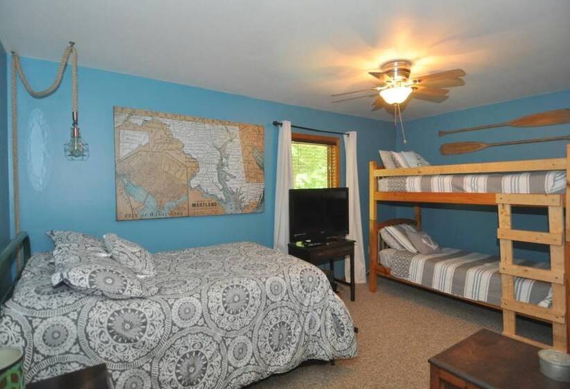 Sqyrls Nest 3br Retreat With A Hot Tub