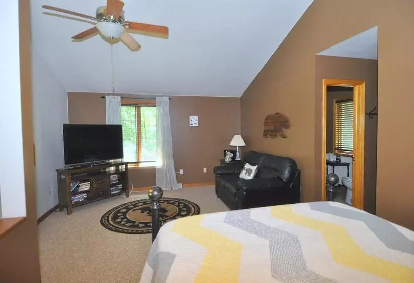 Sqyrls Nest   3br Retreat With A Hot Tub