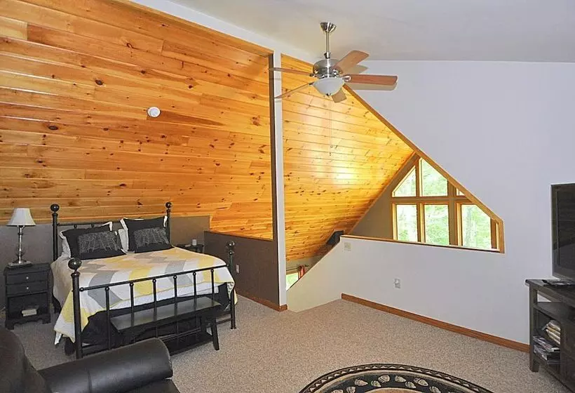 Sqyrls Nest   3br Retreat With A Hot Tub