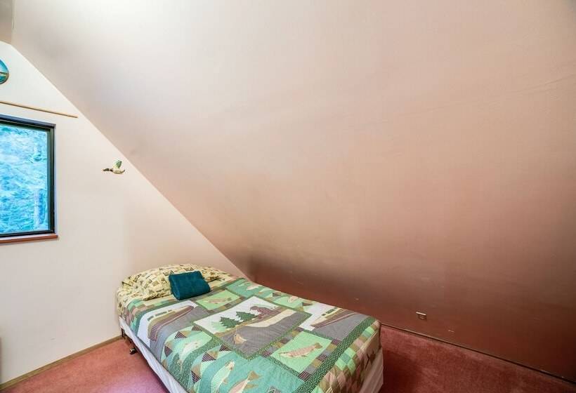 67mf  Hot Tub   Pets Ok   Bbq   Sleeps 5