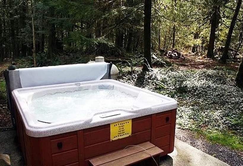 67mf  Hot Tub   Pets Ok   Bbq   Sleeps 5