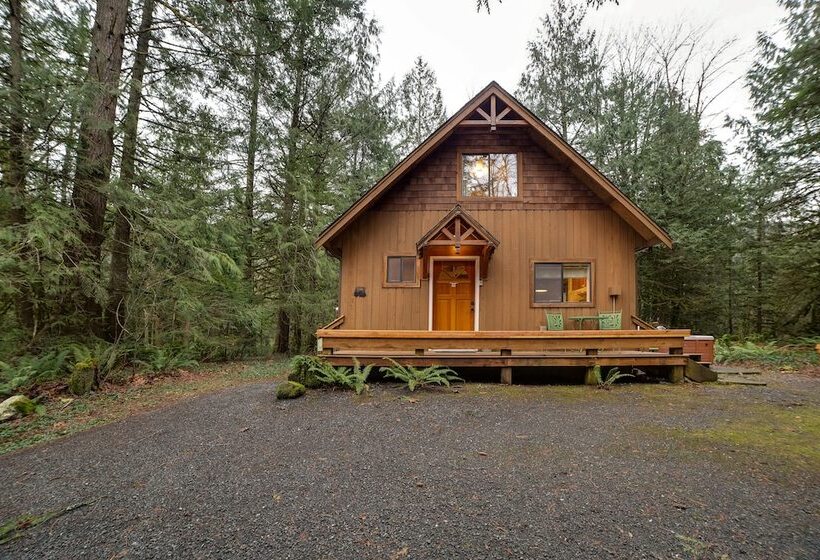 67mf  Hot Tub   Pets Ok   Bbq   Sleeps 5