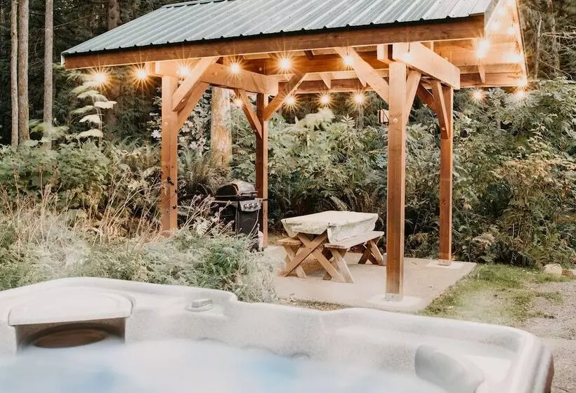 67mf  Hot Tub   Pets Ok   Bbq   Sleeps 5