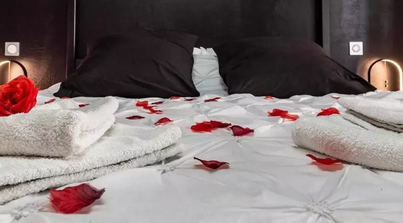 Appart Hotel Glam88 Suites Avec Spa Et Sauna Privatif