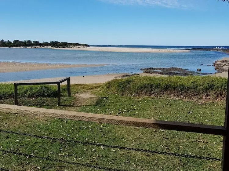 Dolphins Point Tourist Park