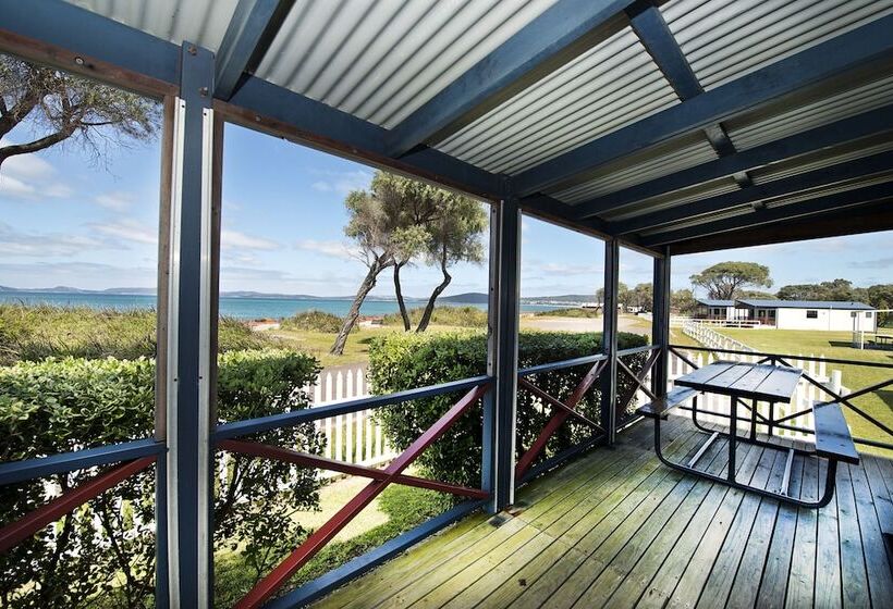 فندق Acclaim Rose Gardens Beachside Holiday Park