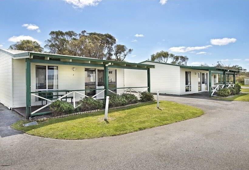 فندق Acclaim Rose Gardens Beachside Holiday Park