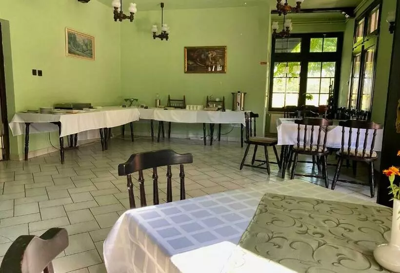 Aamiaismajoitus (B&B) Mathias Ház