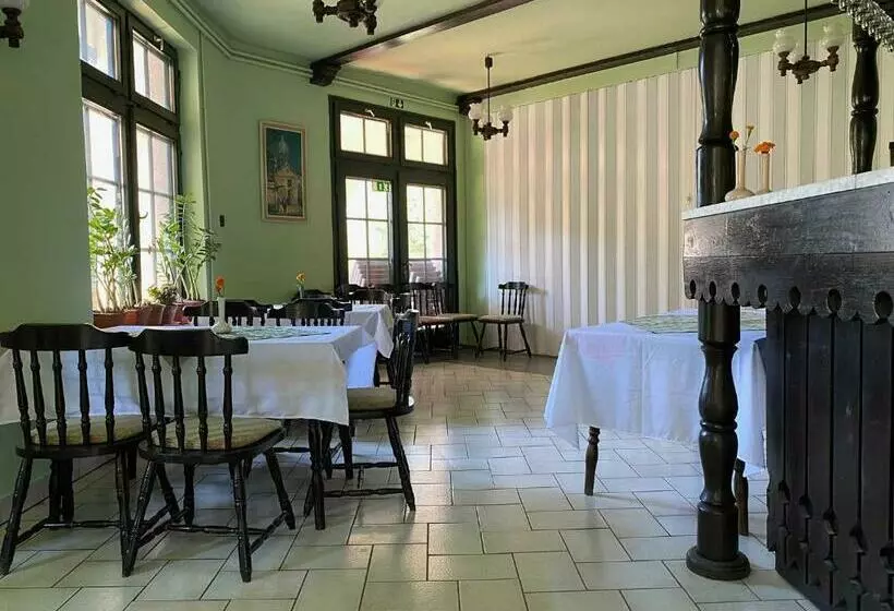 Aamiaismajoitus (B&B) Mathias Ház
