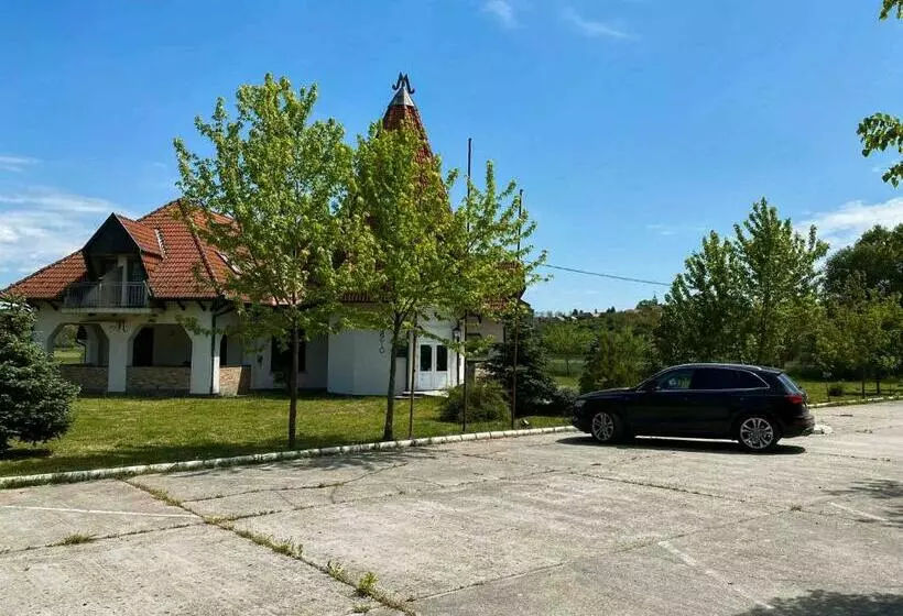 Aamiaismajoitus (B&B) Mathias Ház