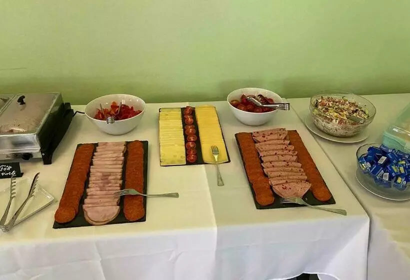 Aamiaismajoitus (B&B) Mathias Ház
