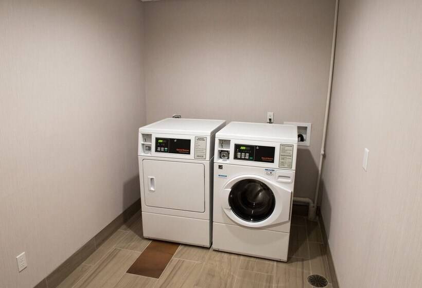 فندق Holiday Inn Express & Suites   Louisville N   Jeffersonville, An Ihg