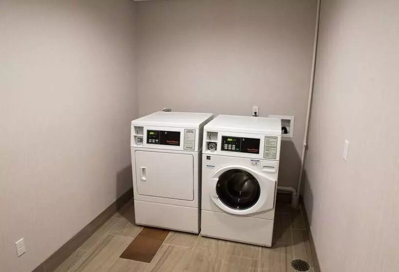 Hotelli Holiday Inn Express & Suites   Louisville N   Jeffersonville, An Ihg