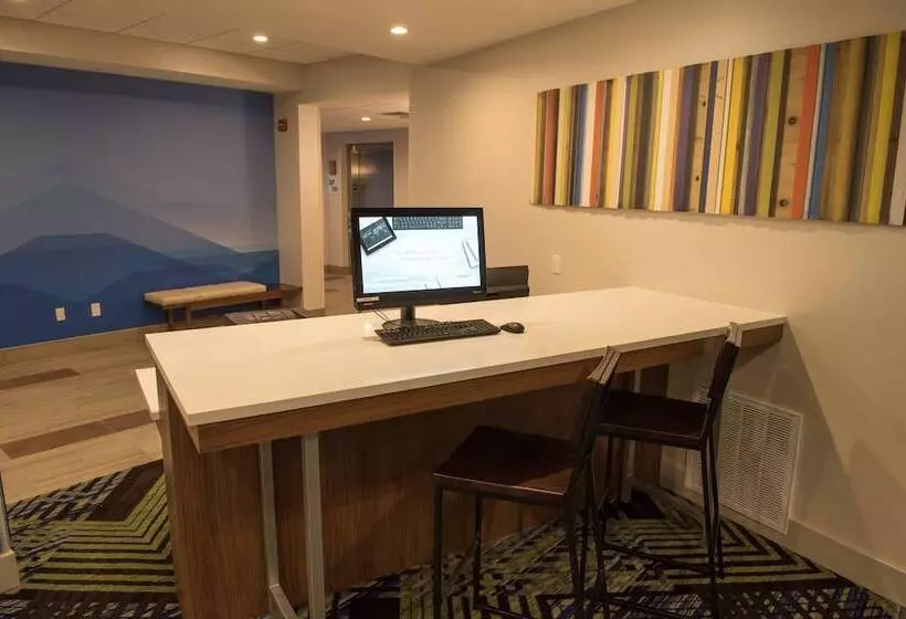 Hotelli Holiday Inn Express & Suites   Louisville N   Jeffersonville, An Ihg