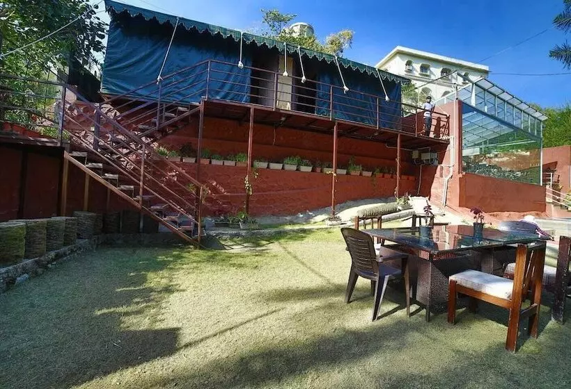 ホテル Marigold Mount Abu With Swimming Pool