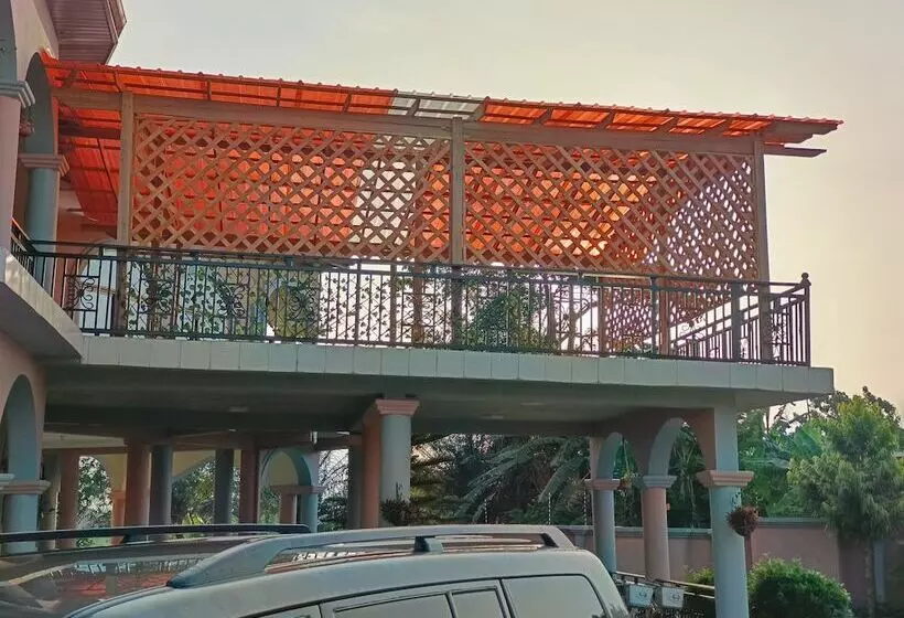 ホテル Osaah Bema Lodge