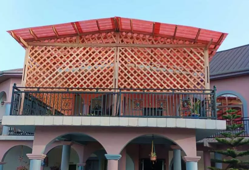 ホテル Osaah Bema Lodge