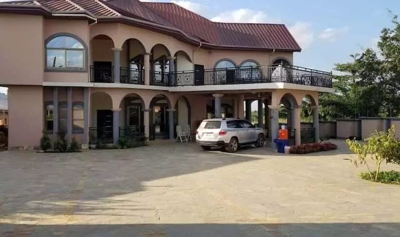 ホテル Osaah Bema Lodge