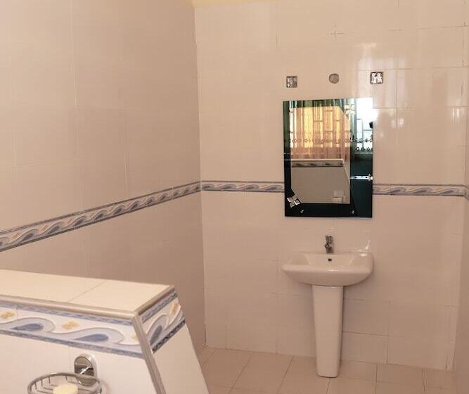 هتل Osaah Bema Lodge