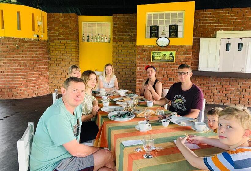 Отель Sethway Village