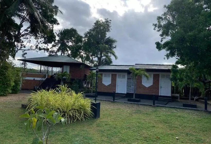 Hotelli Sethway Village