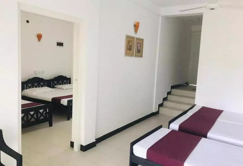 Hotelli Sethway Village