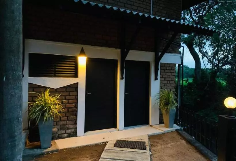 Hotelli Sethway Village