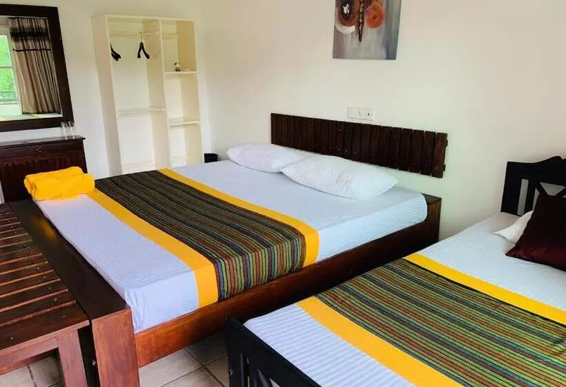 Hotelli Sethway Village