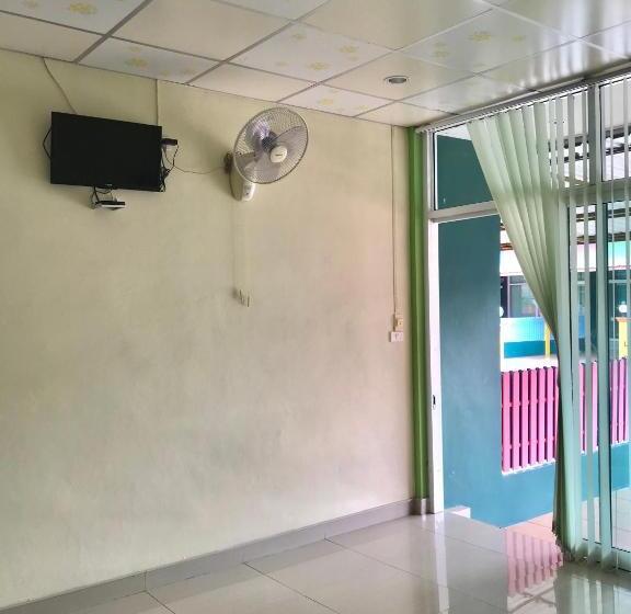 펜션 Tanarod Gueshouse