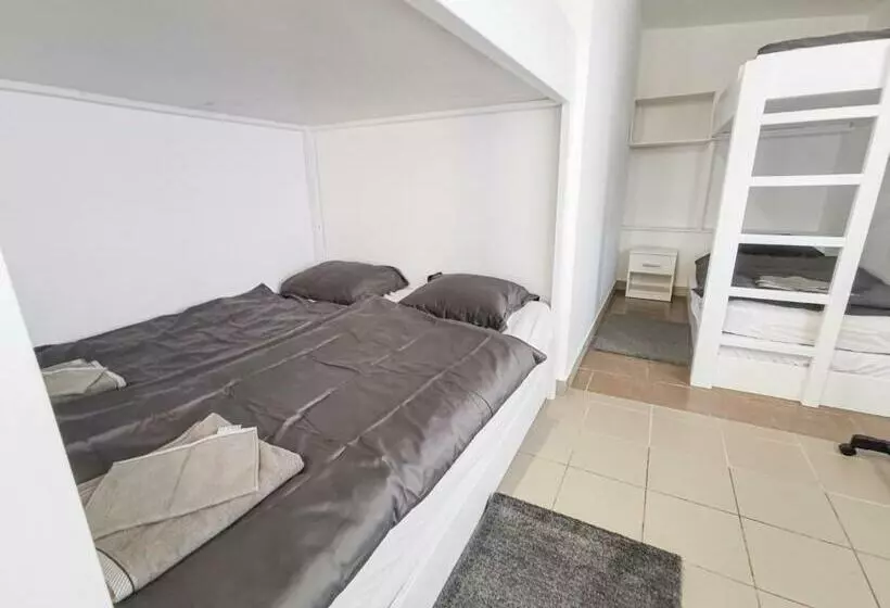 ユースホステル Greenfield Apartman