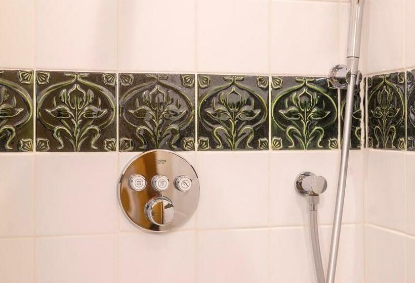 Bed and Breakfast Les Myrrhophores Et Spa, Chambres D Hôtes Et Gîtes De Charme