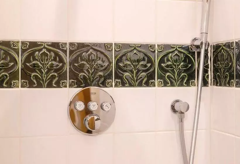 Aamiaismajoitus (B&B) Les Myrrhophores Et Spa, Chambres D Hôtes Et Gîtes De Charme