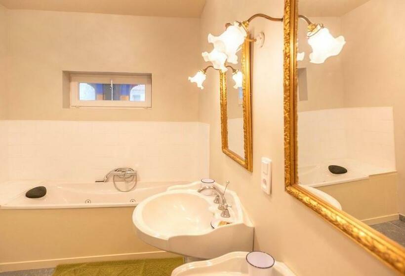 Bed and Breakfast Les Myrrhophores Et Spa, Chambres D Hôtes Et Gîtes De Charme