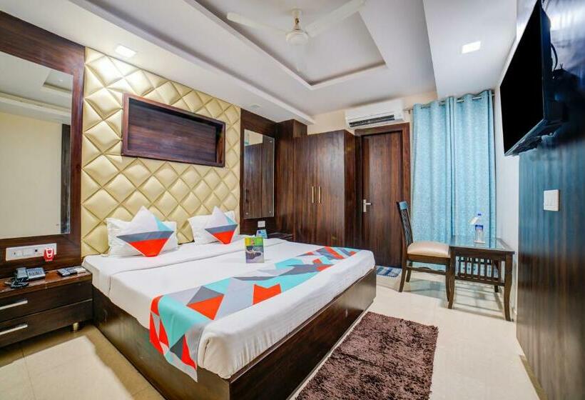 Отель Fabexpress The Uhas