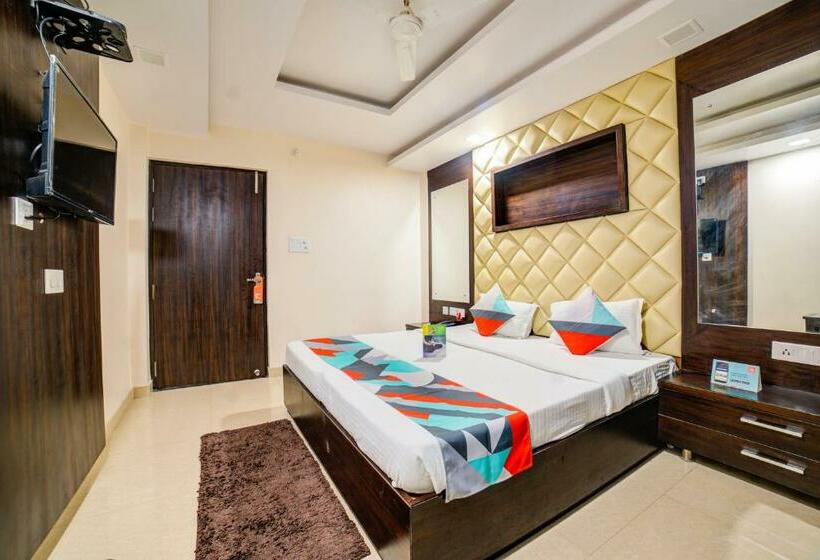 Отель Fabexpress The Uhas