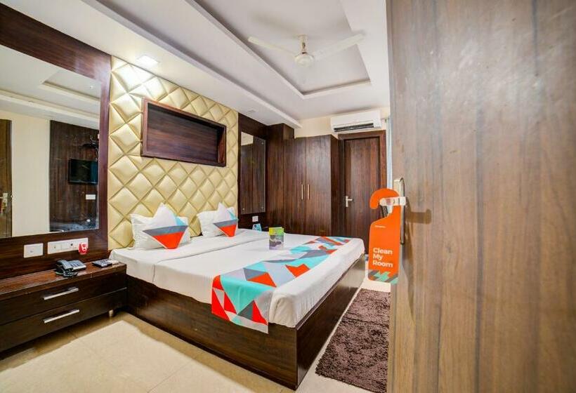 Отель Fabexpress The Uhas