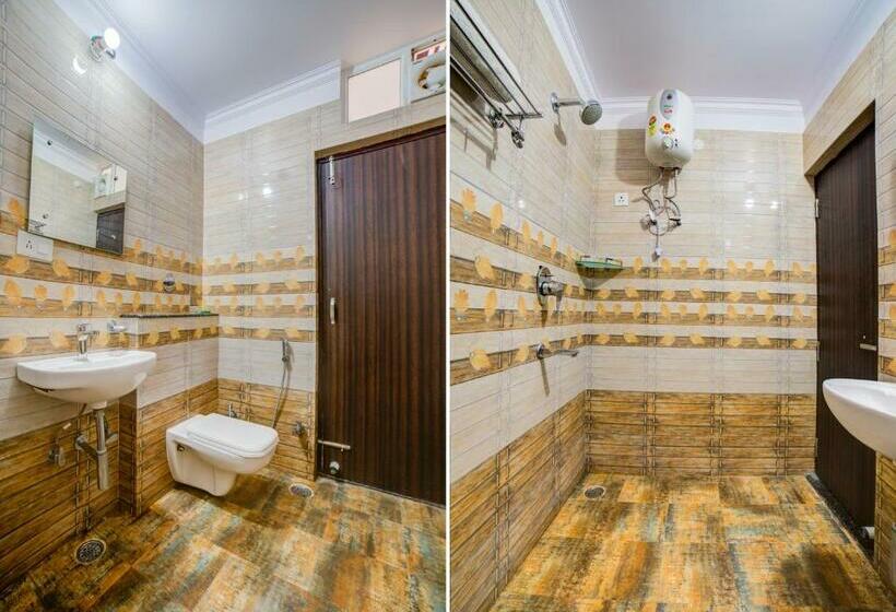 Отель Fabexpress The Uhas