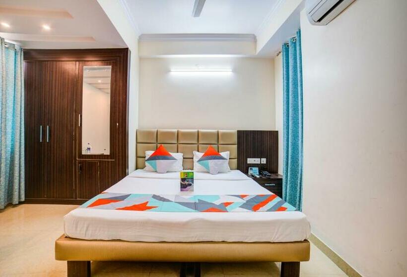 Отель Fabexpress The Uhas