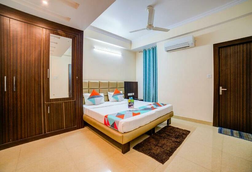 Отель Fabexpress The Uhas